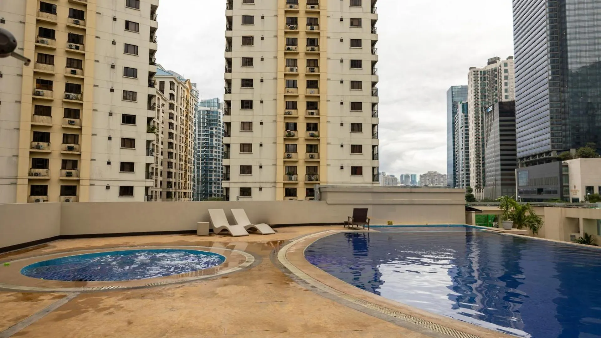 Forbeswood Parklane 1Br With Golf View Apartment Manila